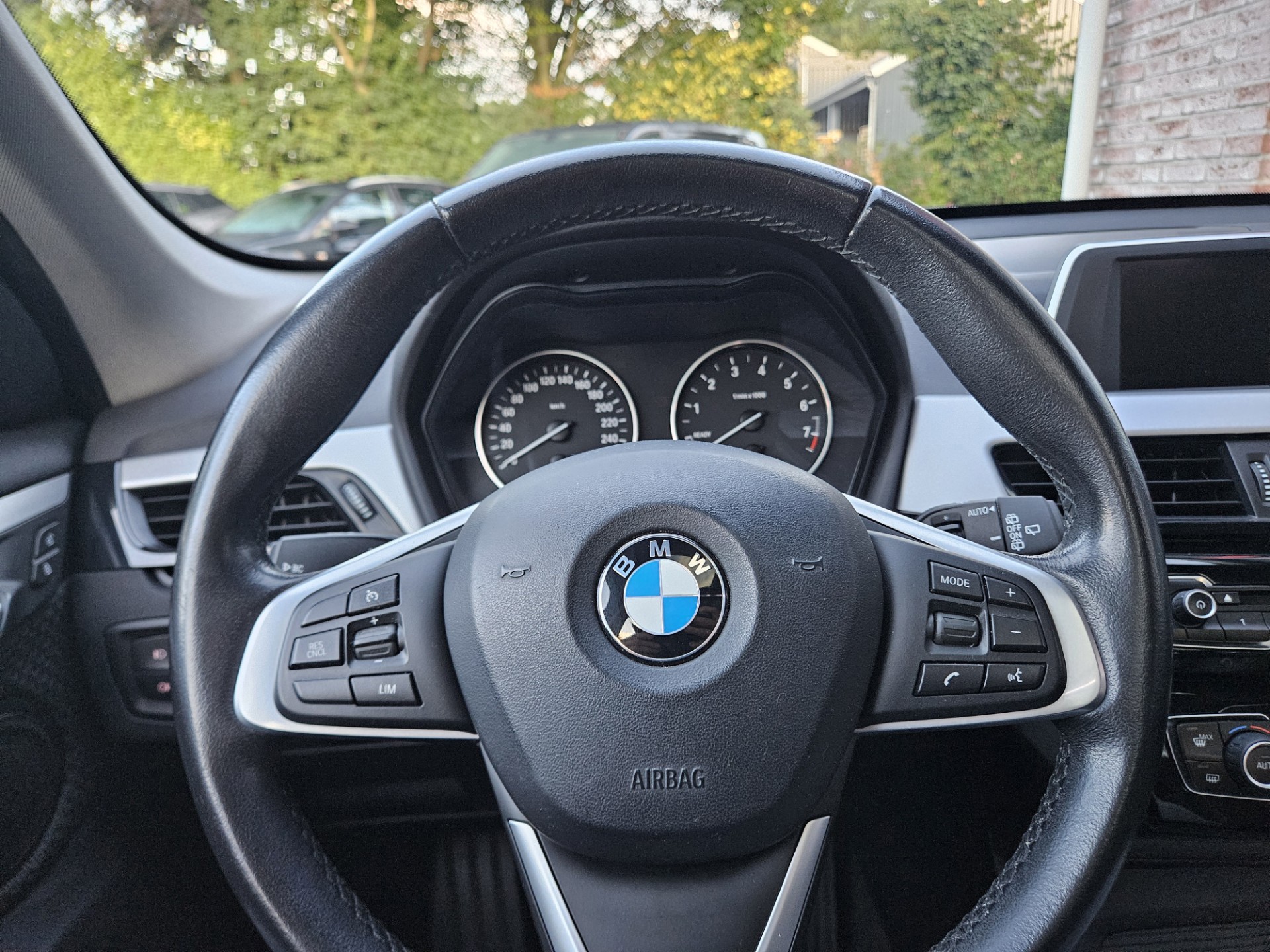 Foto van BMW X1 Xdrive20i