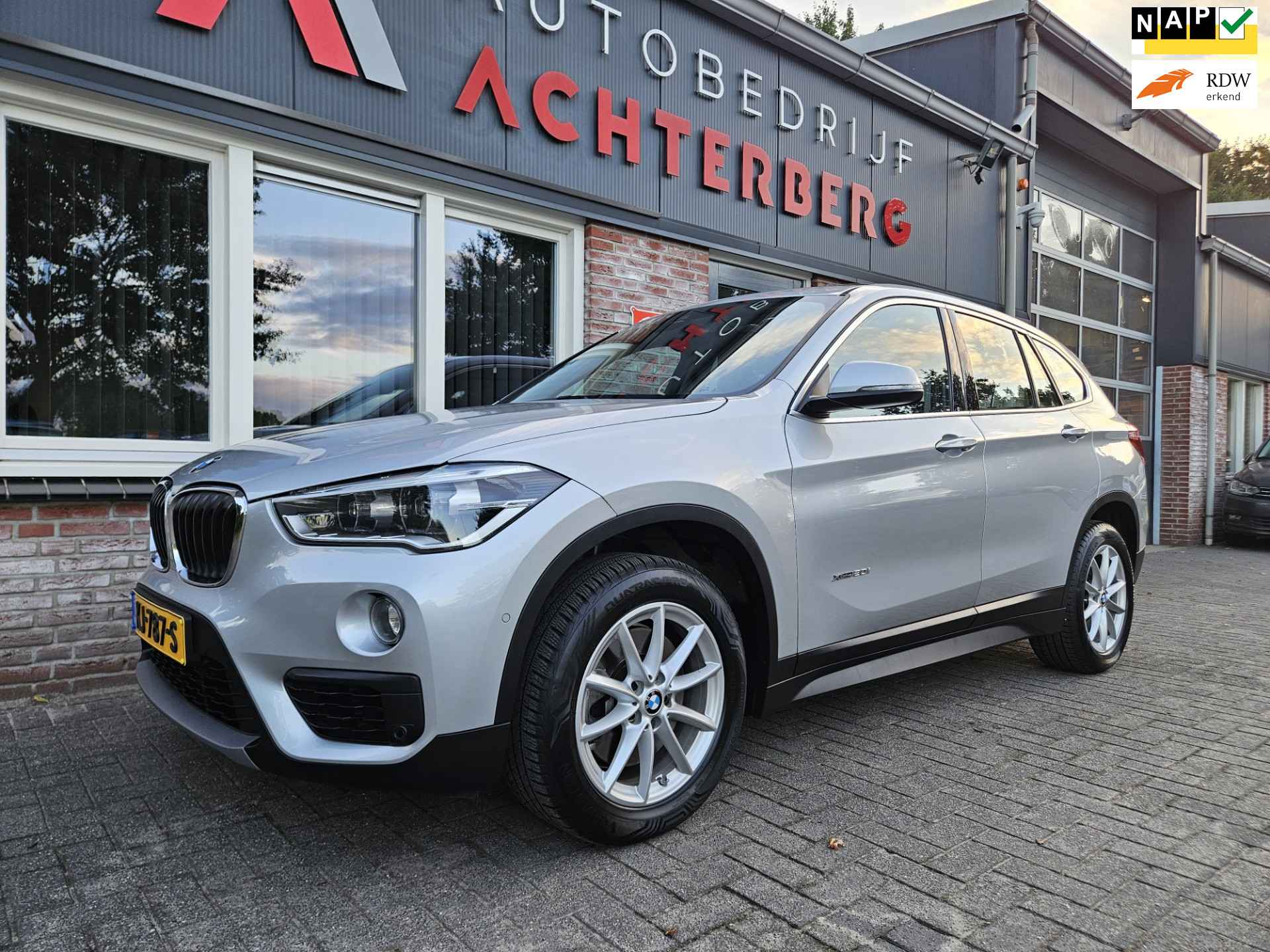 BMW X1 Xdrive20i XDrive20i Centennial Executive Trekhaak! LED! NAP! 192PK! Panorama/Schuifdak! Nette Auto! 2016 - voorkant