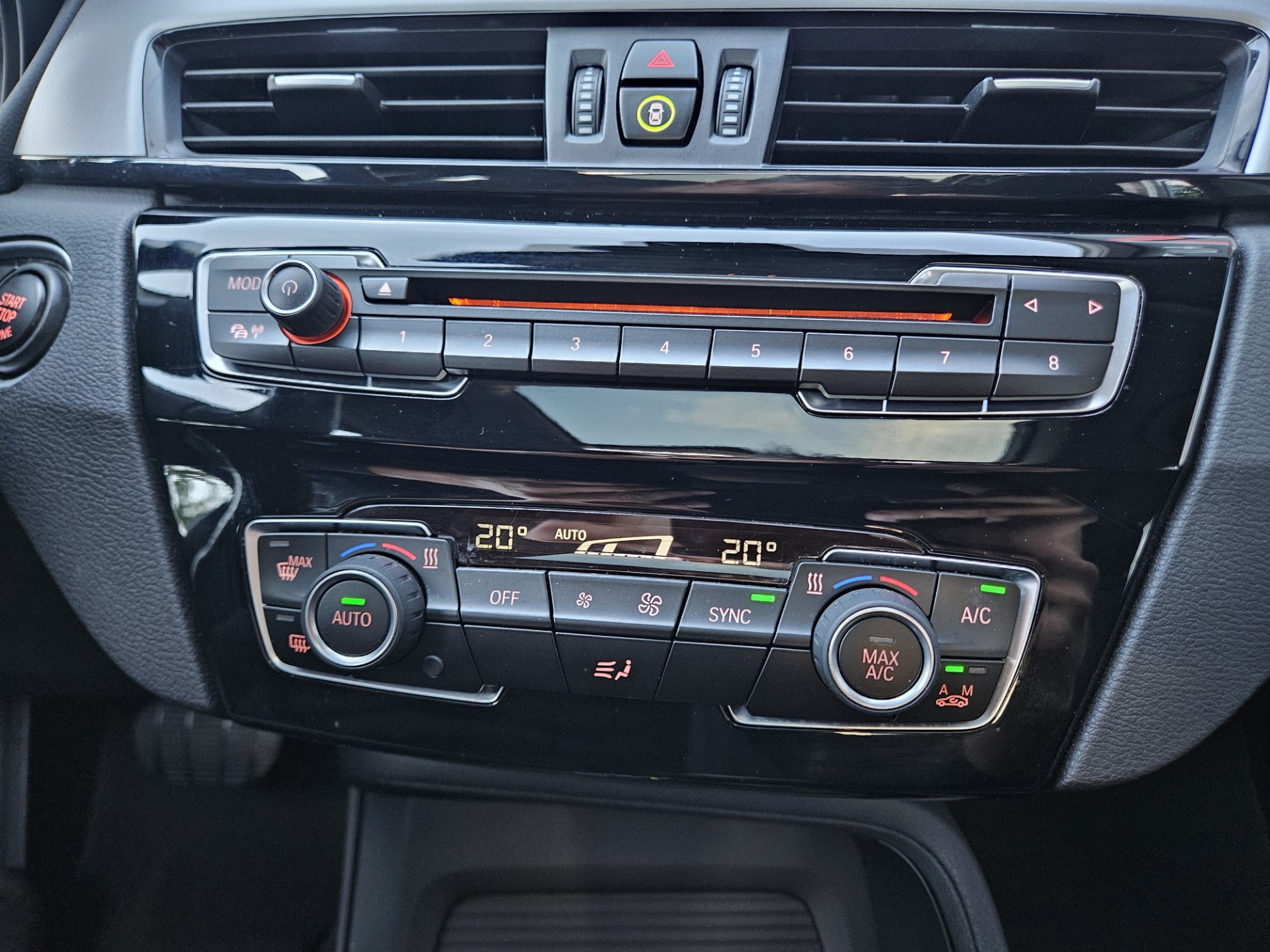 Foto van BMW X1 Xdrive20i