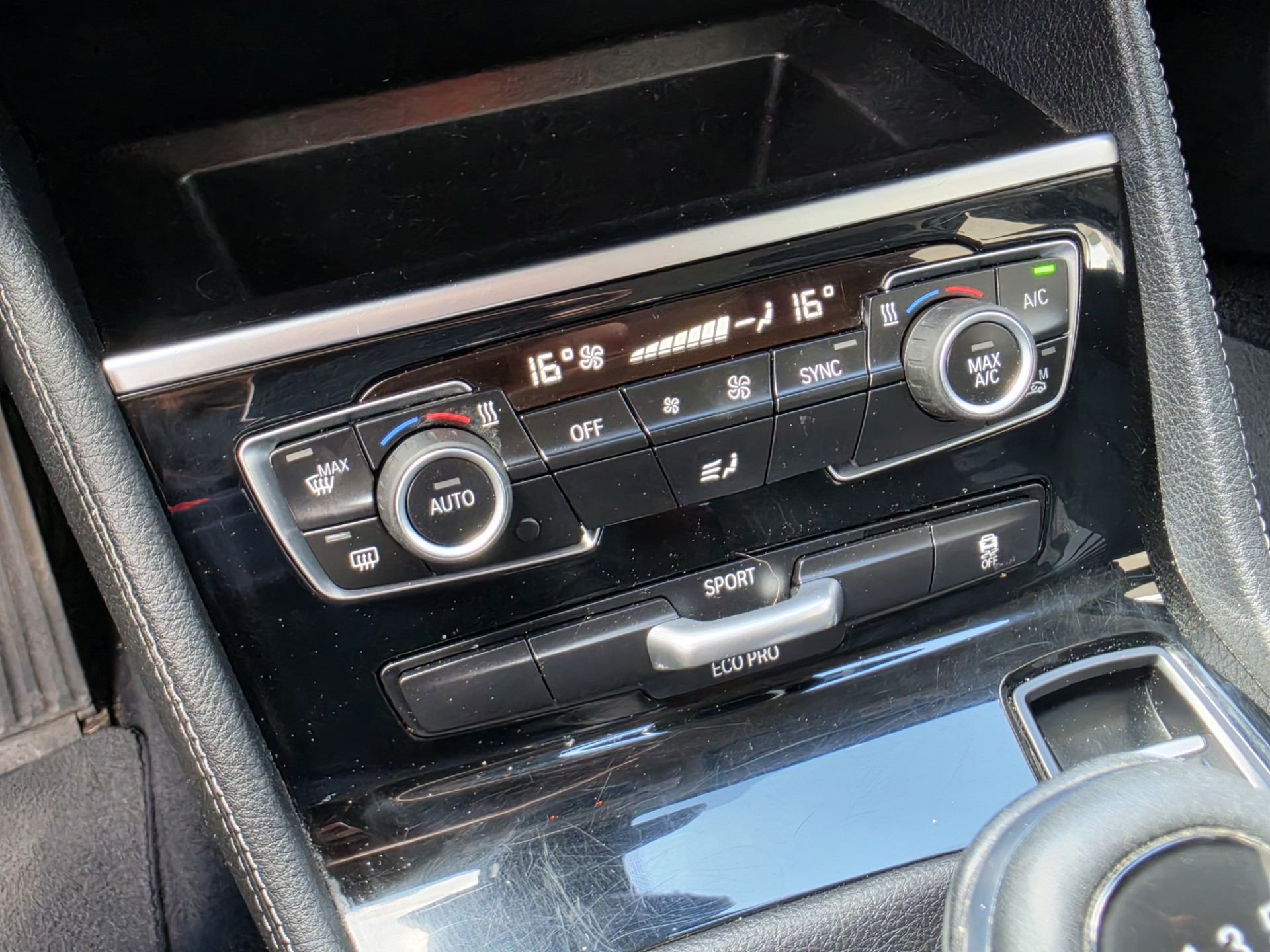 Foto van BMW 216i Active Tourer