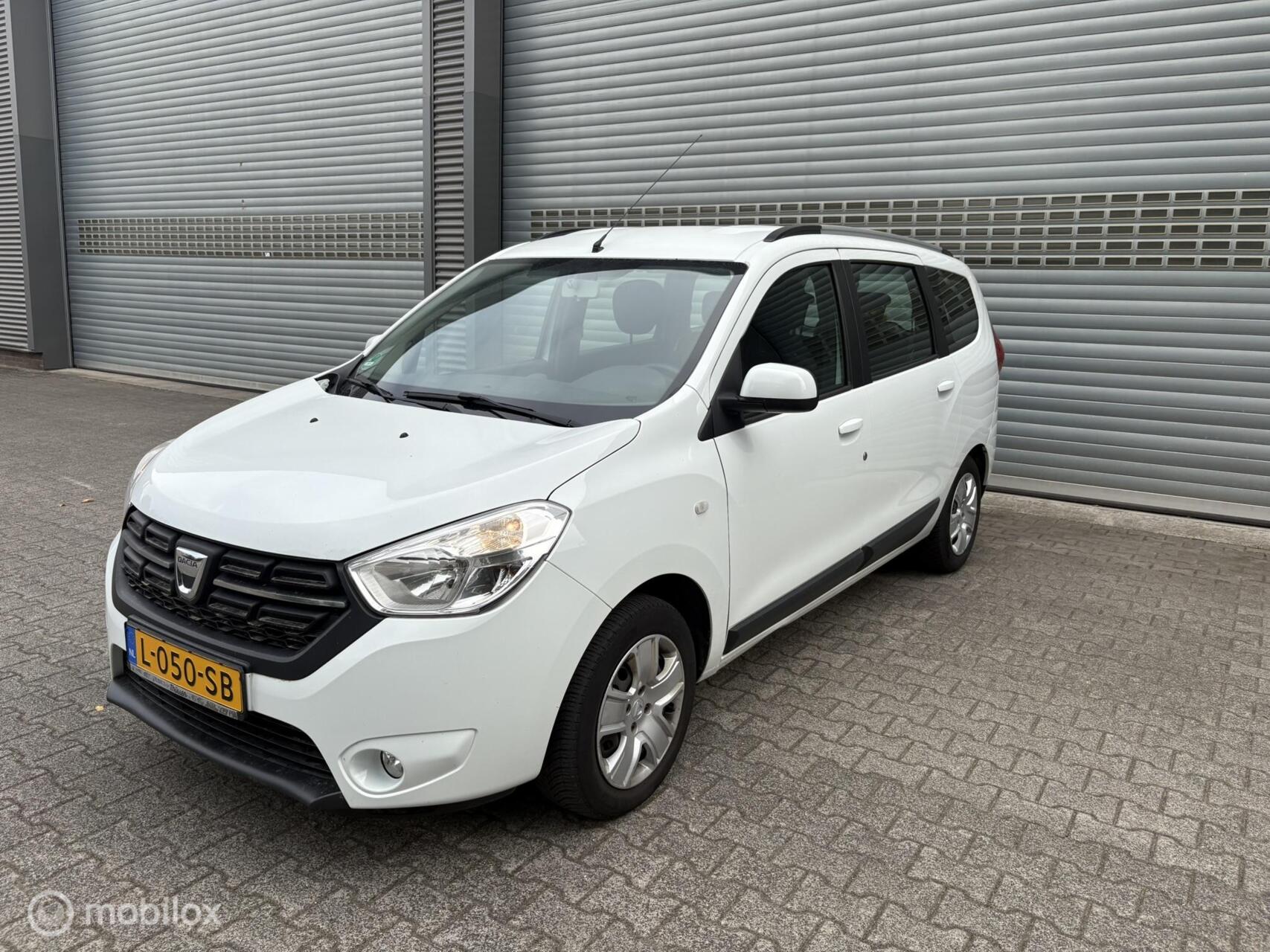 Dacia Lodgy 1.2 TCe Lauréate 5p*NAVI*CRUISE*P-SENS. 2017 - voorkant