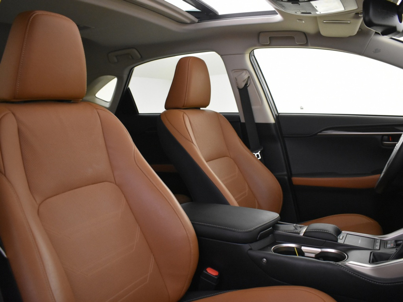 Foto van Lexus Lexus Nx300h
