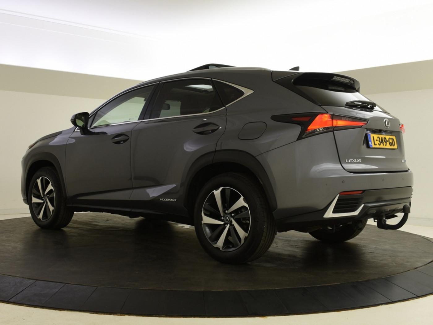 Foto van Lexus Lexus Nx300h