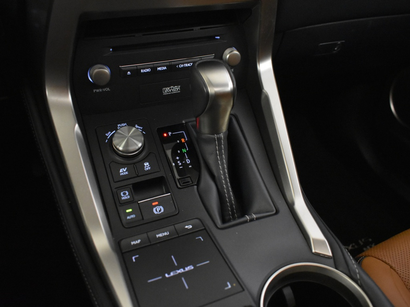 Foto van Lexus Lexus Nx300h