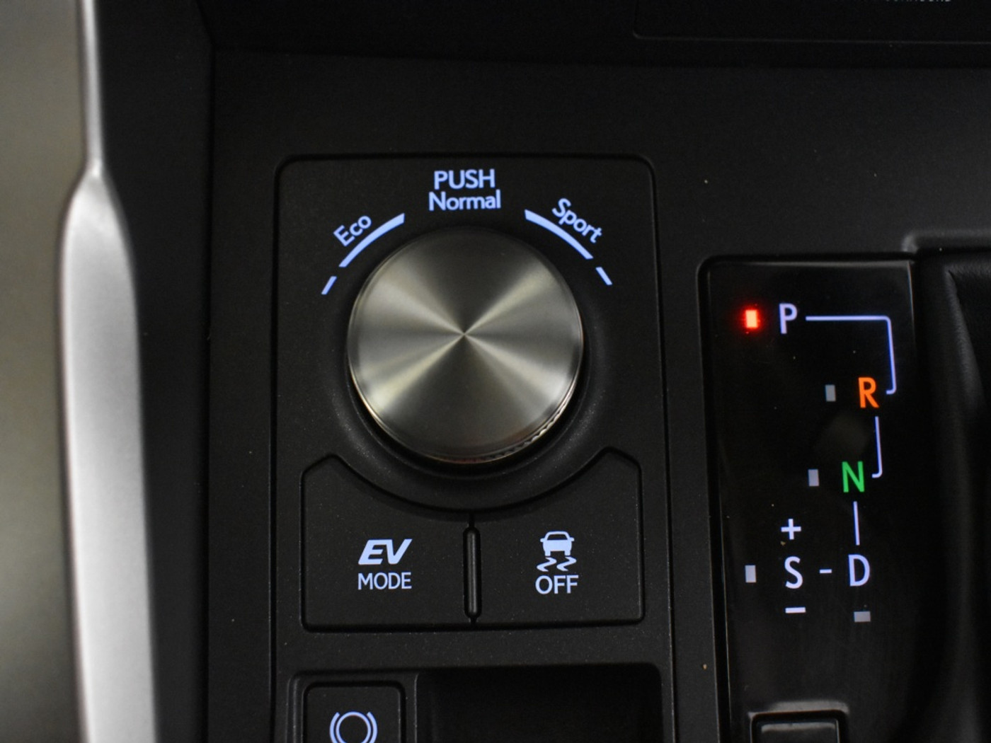 Foto van Lexus Lexus Nx300h