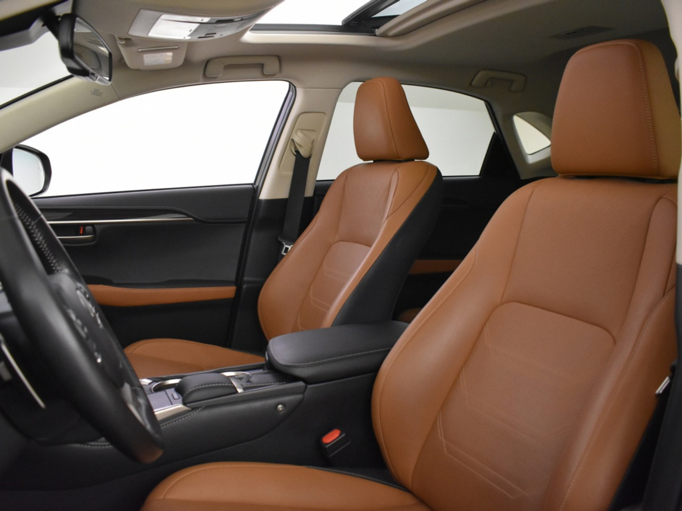 Foto van Lexus Lexus Nx300h
