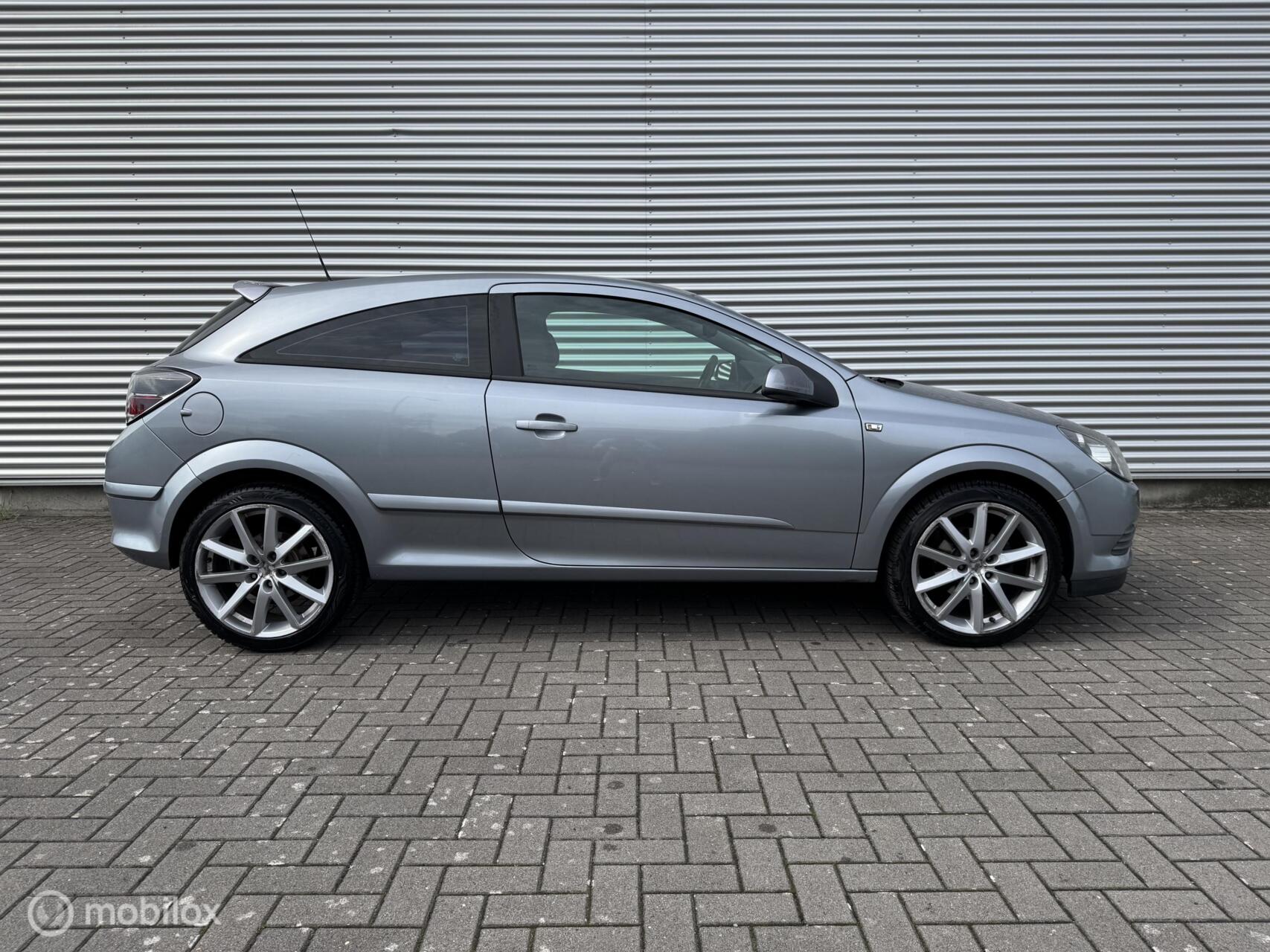 Foto van Opel Astra GTC