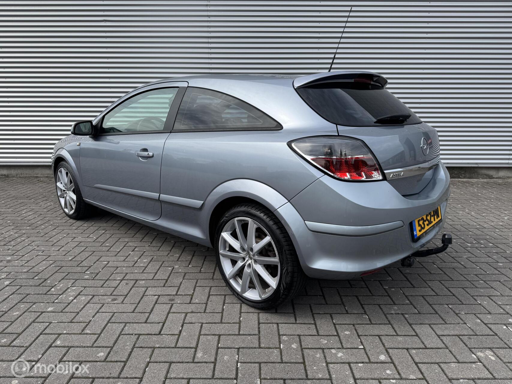 Foto van Opel Astra GTC