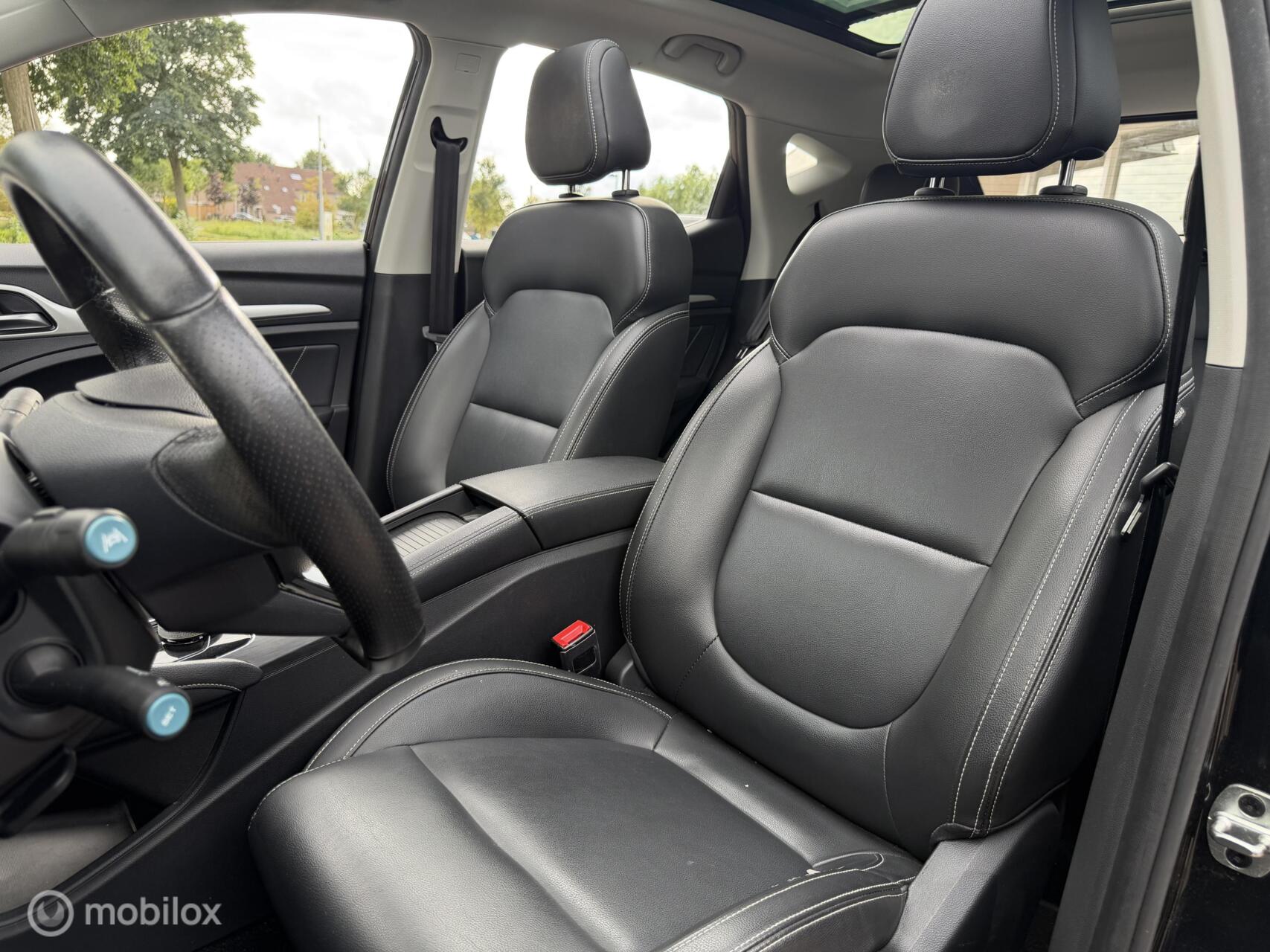 Foto van MG MG ZS Ev