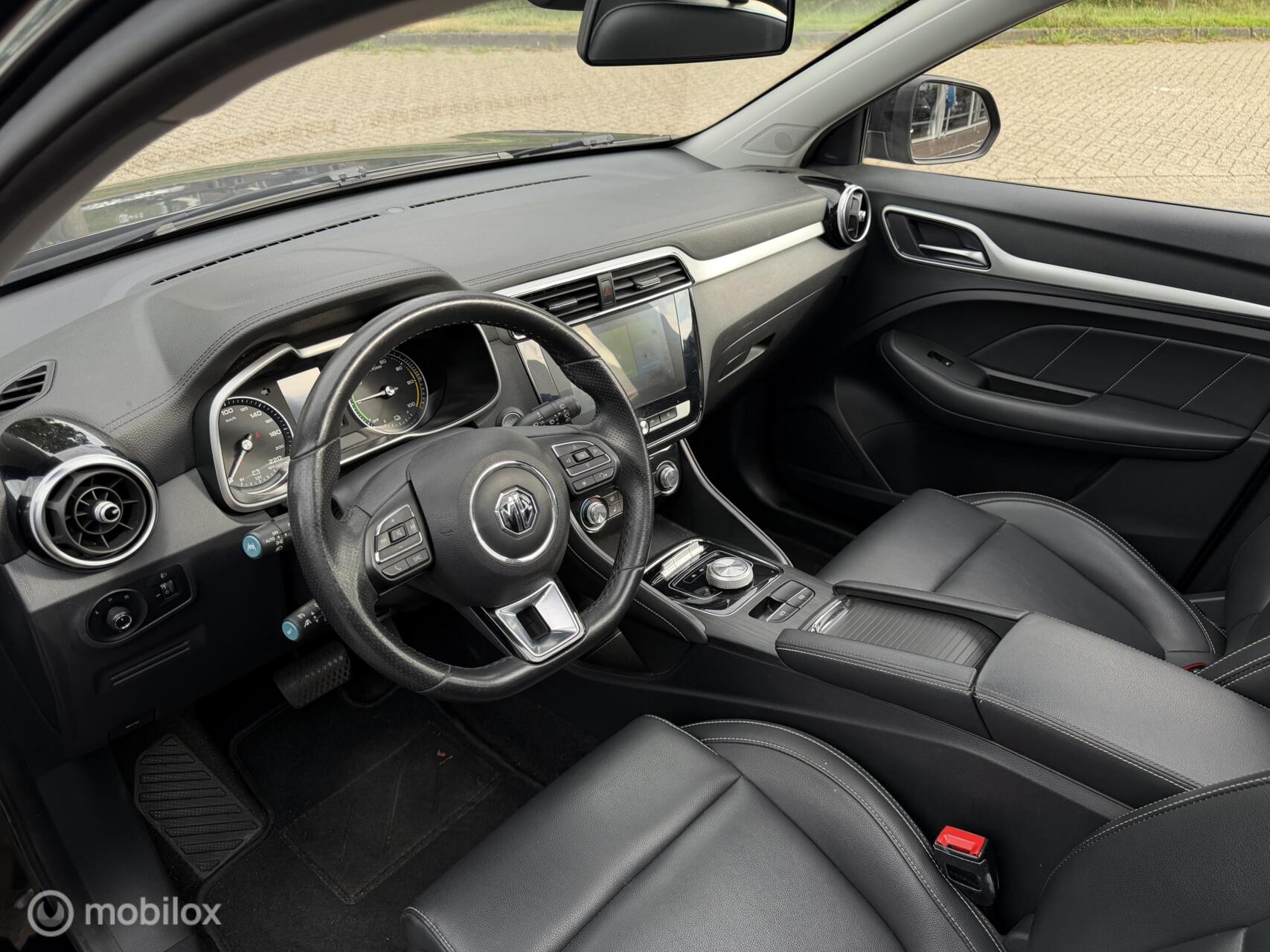 Foto van MG MG ZS Ev