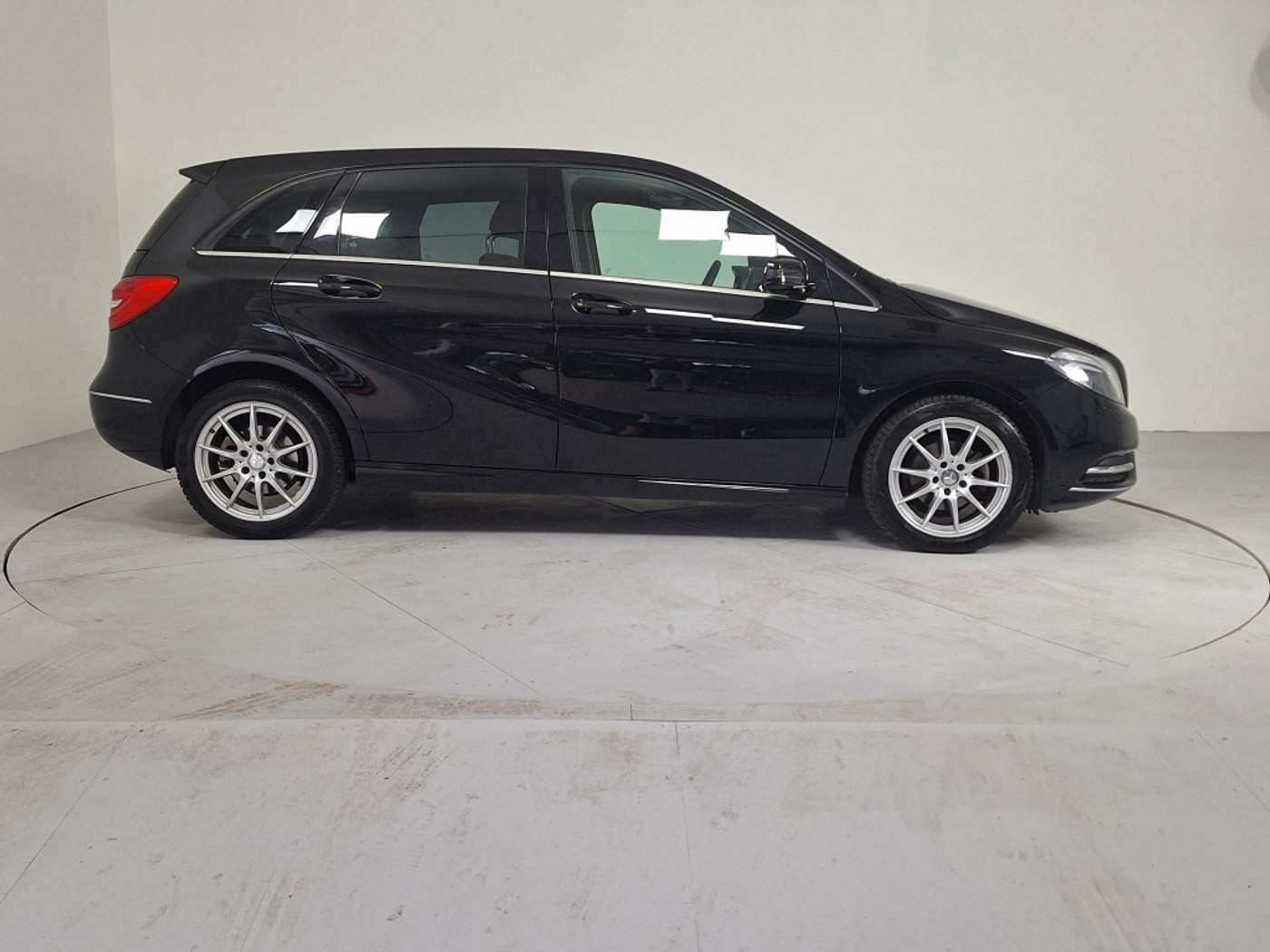 Foto van Mercedes-Benz B 180