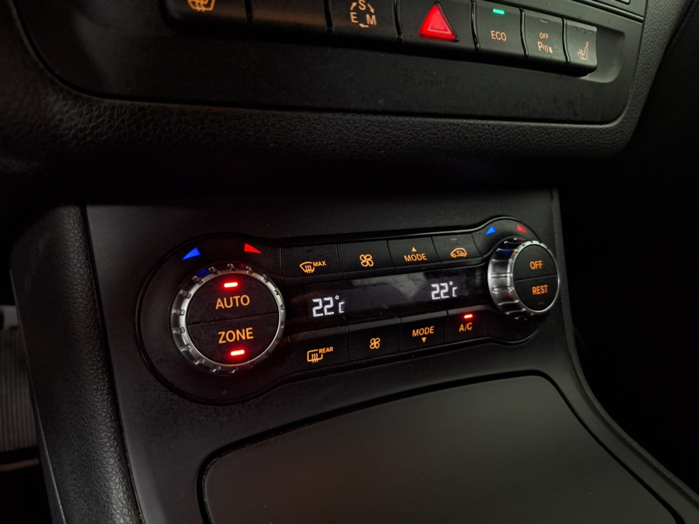 Foto van Mercedes-Benz B 180