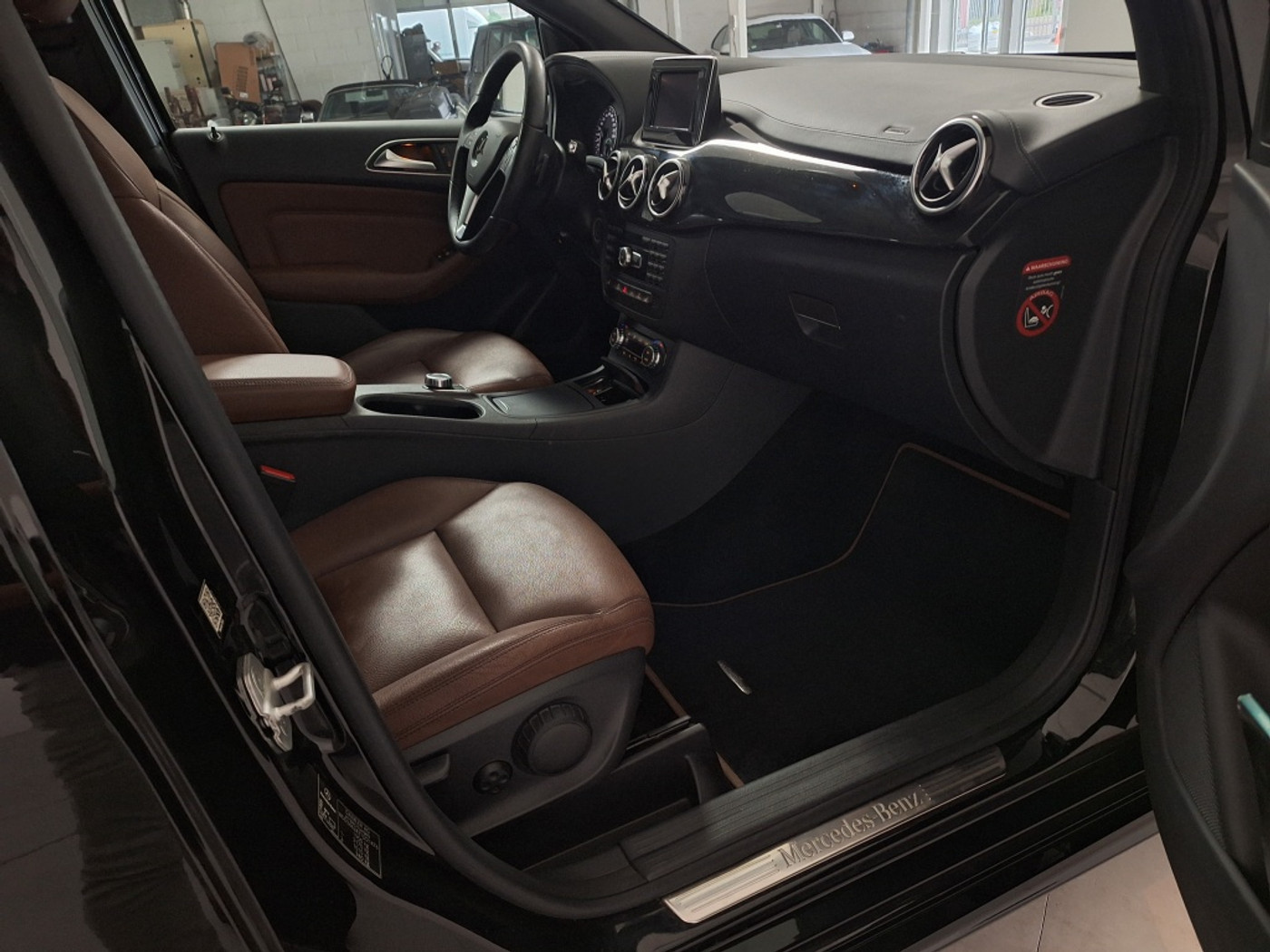 Foto van Mercedes-Benz B 180