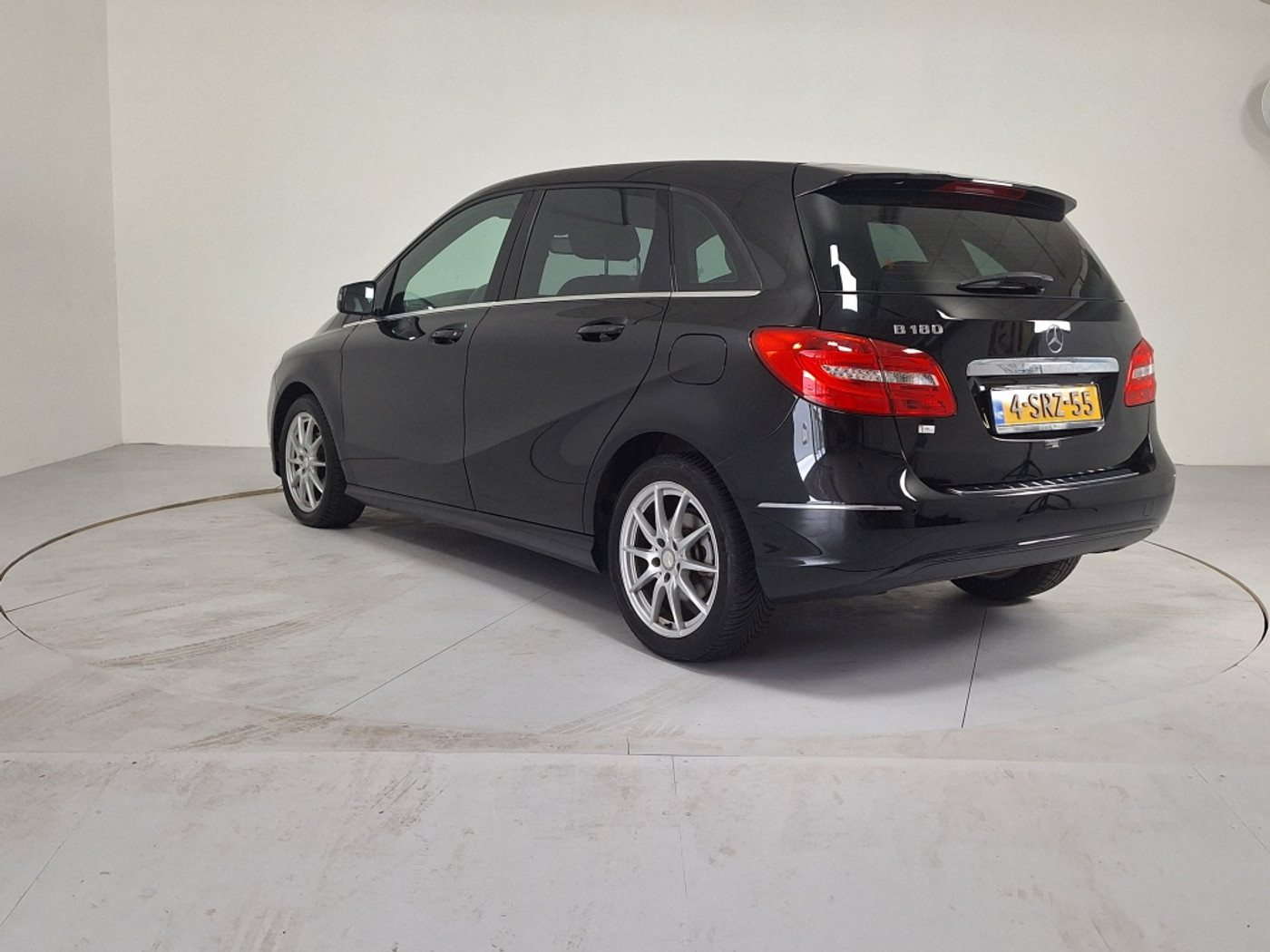 Foto van Mercedes-Benz B 180