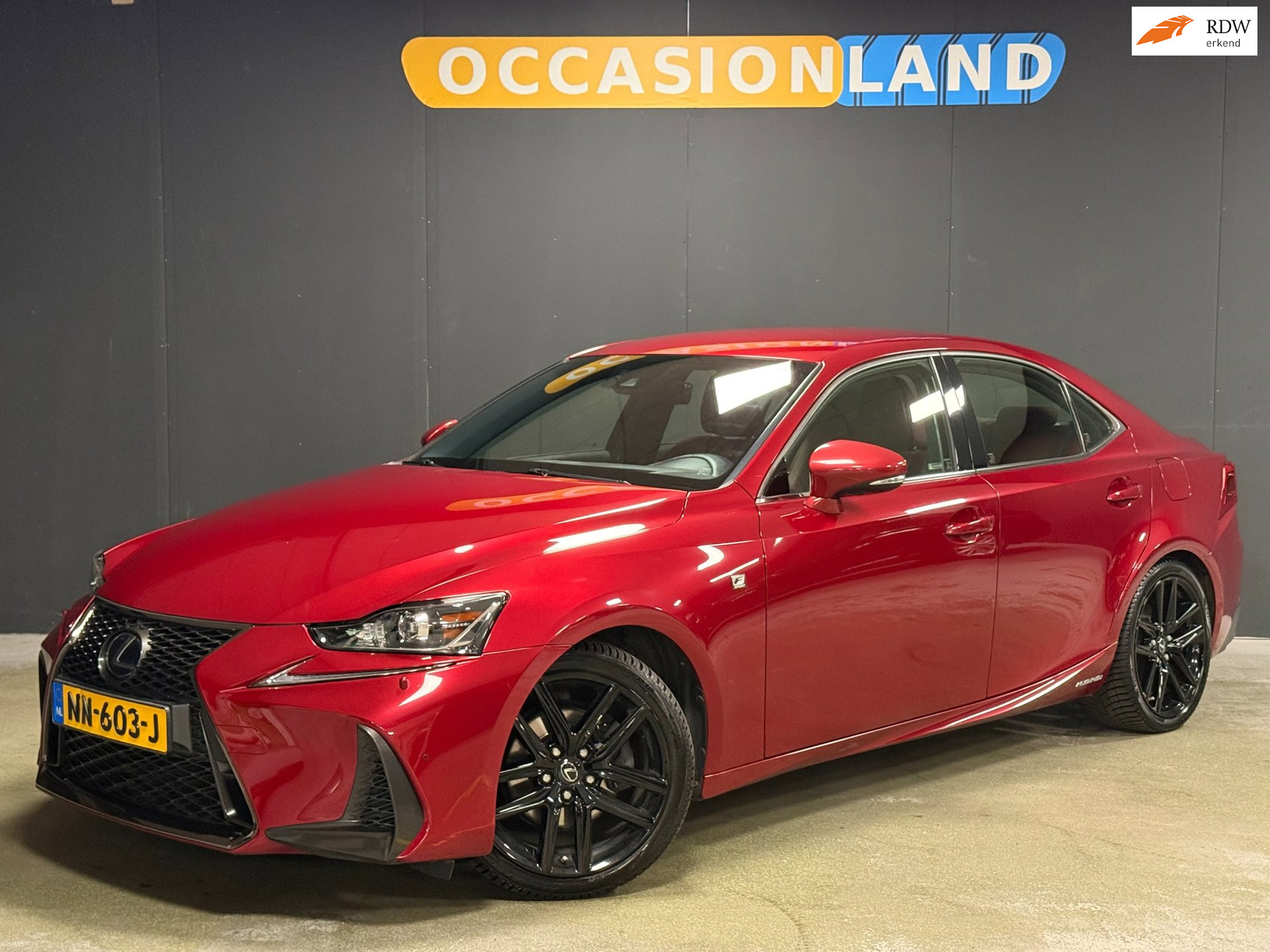Lexus Lexus Is300h 300h Hybrid F-Sport Line|DEALERONDERHOUDEN|NAP|CAMERA|STOELV|BLUETOOTH|18INCH| 2017 - voorkant