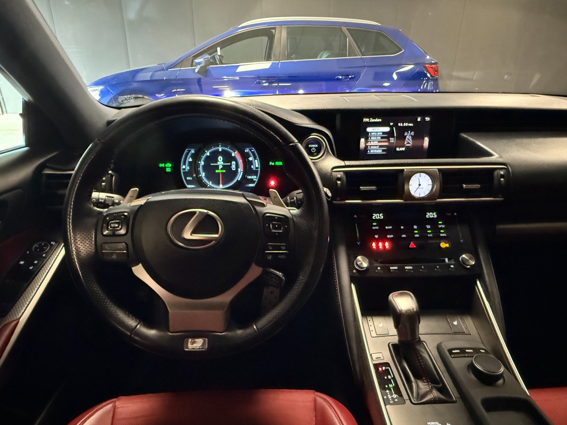 Foto van Lexus Lexus Is300h