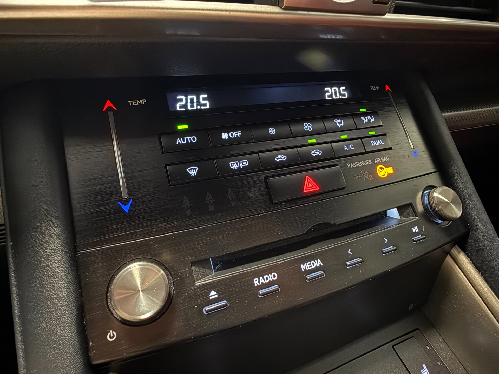 Foto van Lexus Lexus Is300h
