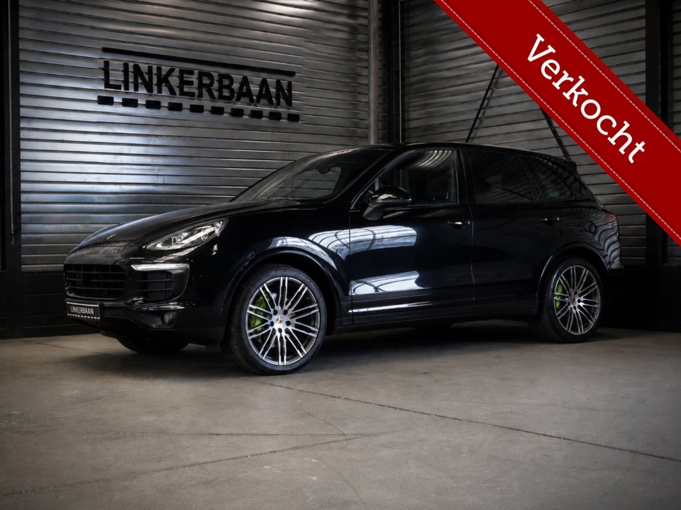 Porsche Cayenne 3.0 S E-Hybrid | Panodak | Luchtvering | Trekhaak | Bose | Sport Chrono | 21 inch | NL Auto | 2017 - voorkant