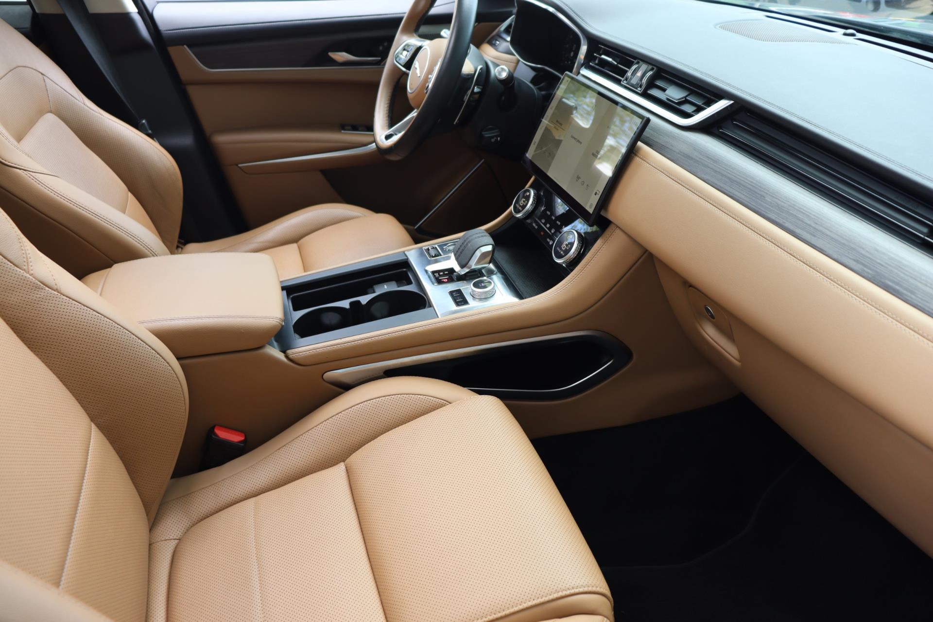 Foto van Jaguar F-pace