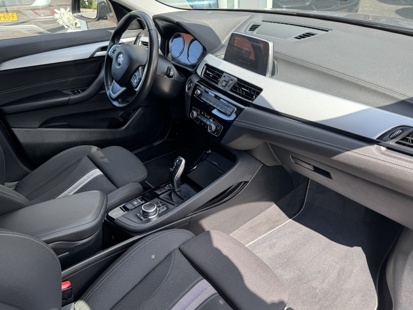Foto van BMW X2 Sdrive18i
