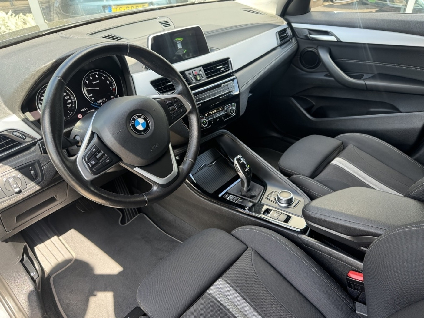 Foto van BMW X2 Sdrive18i