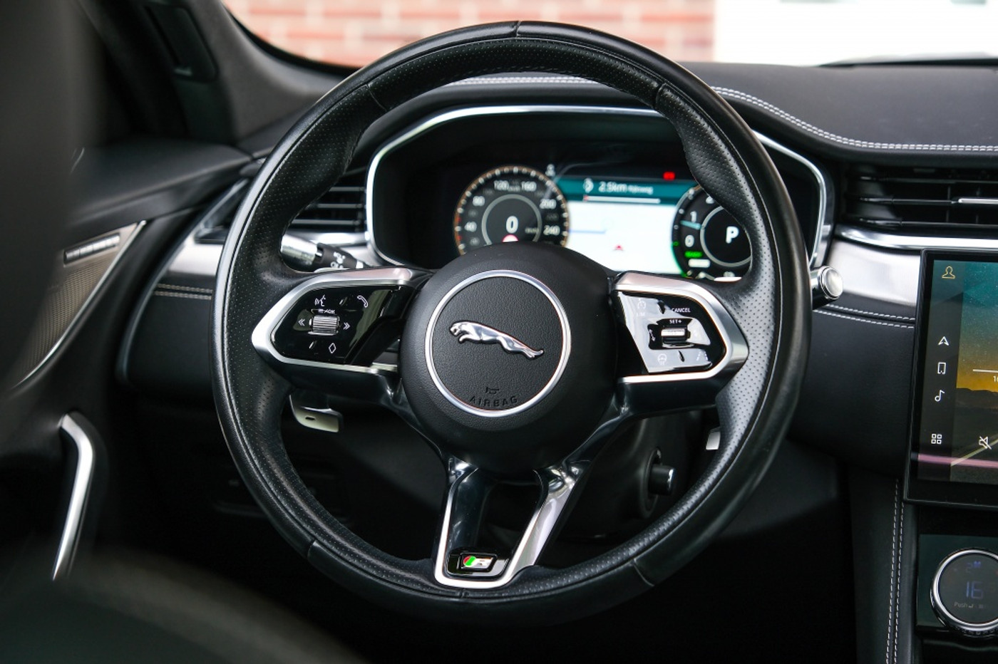 Foto van Jaguar Jaguar F-pace