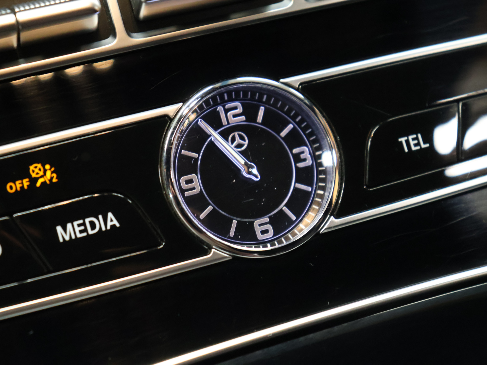 Foto van Mercedes-Benz E 220 D