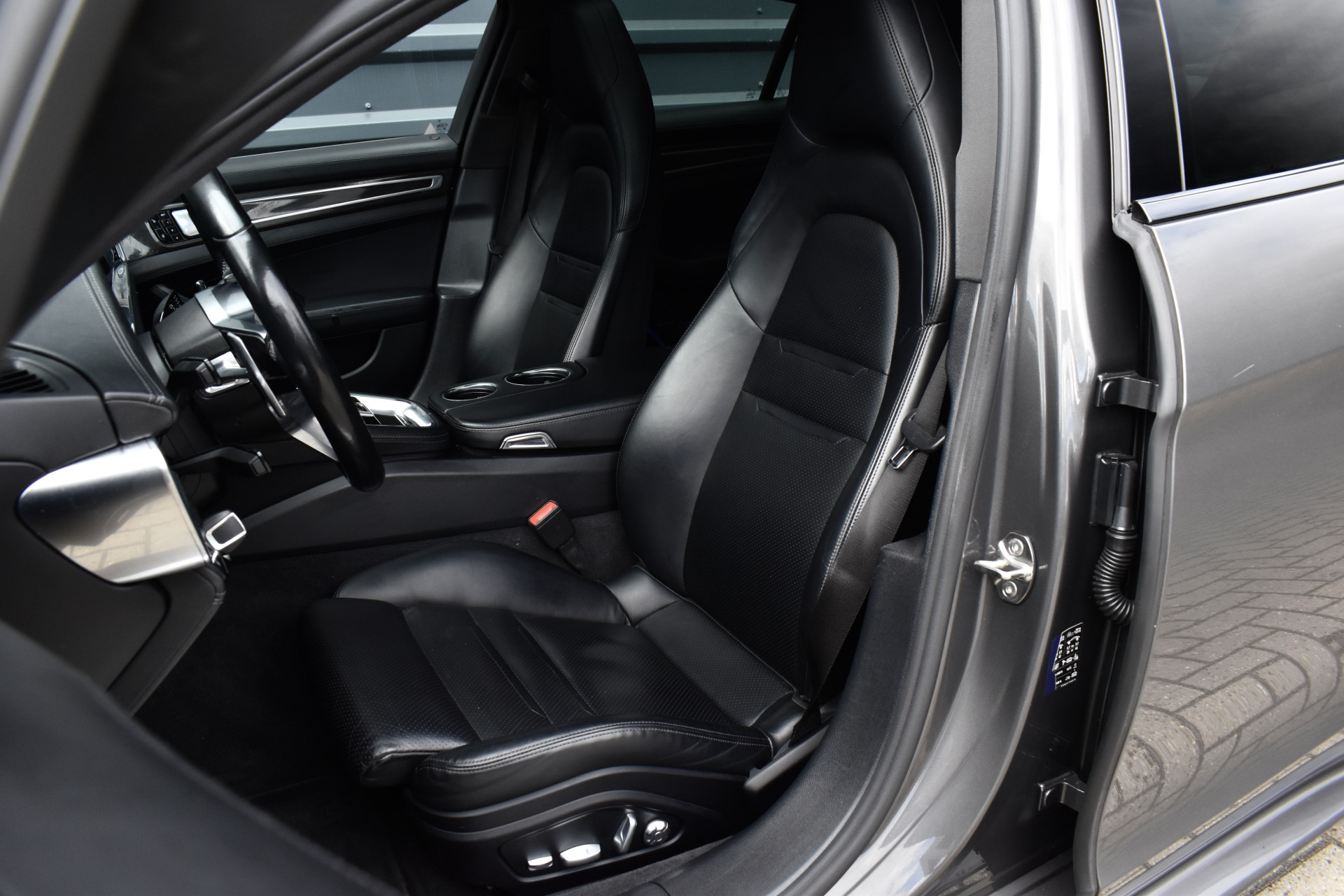 Foto van Porsche Panamera 4 E-hybrid