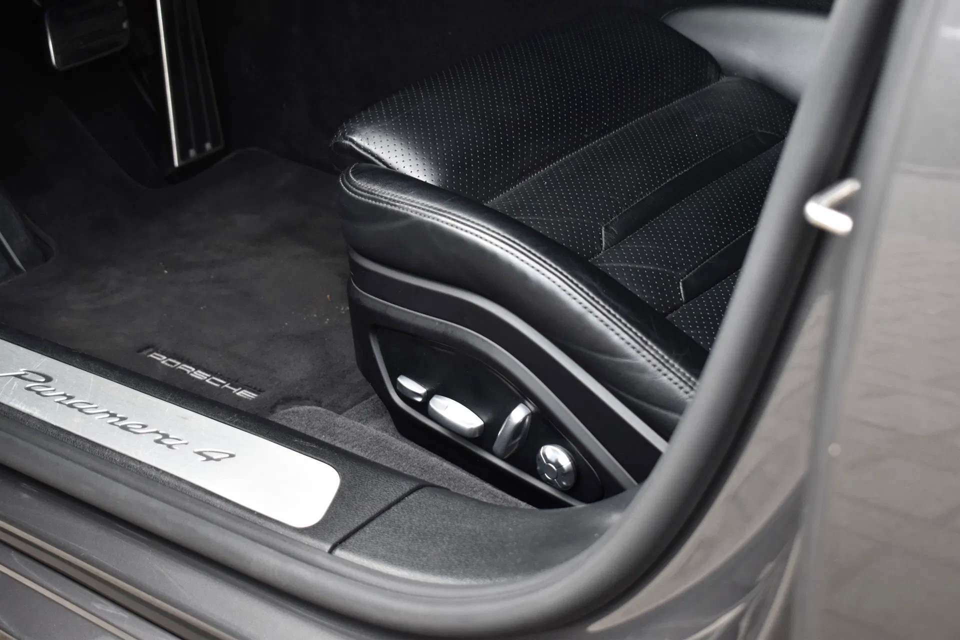 Foto van Porsche Panamera 4 E-hybrid