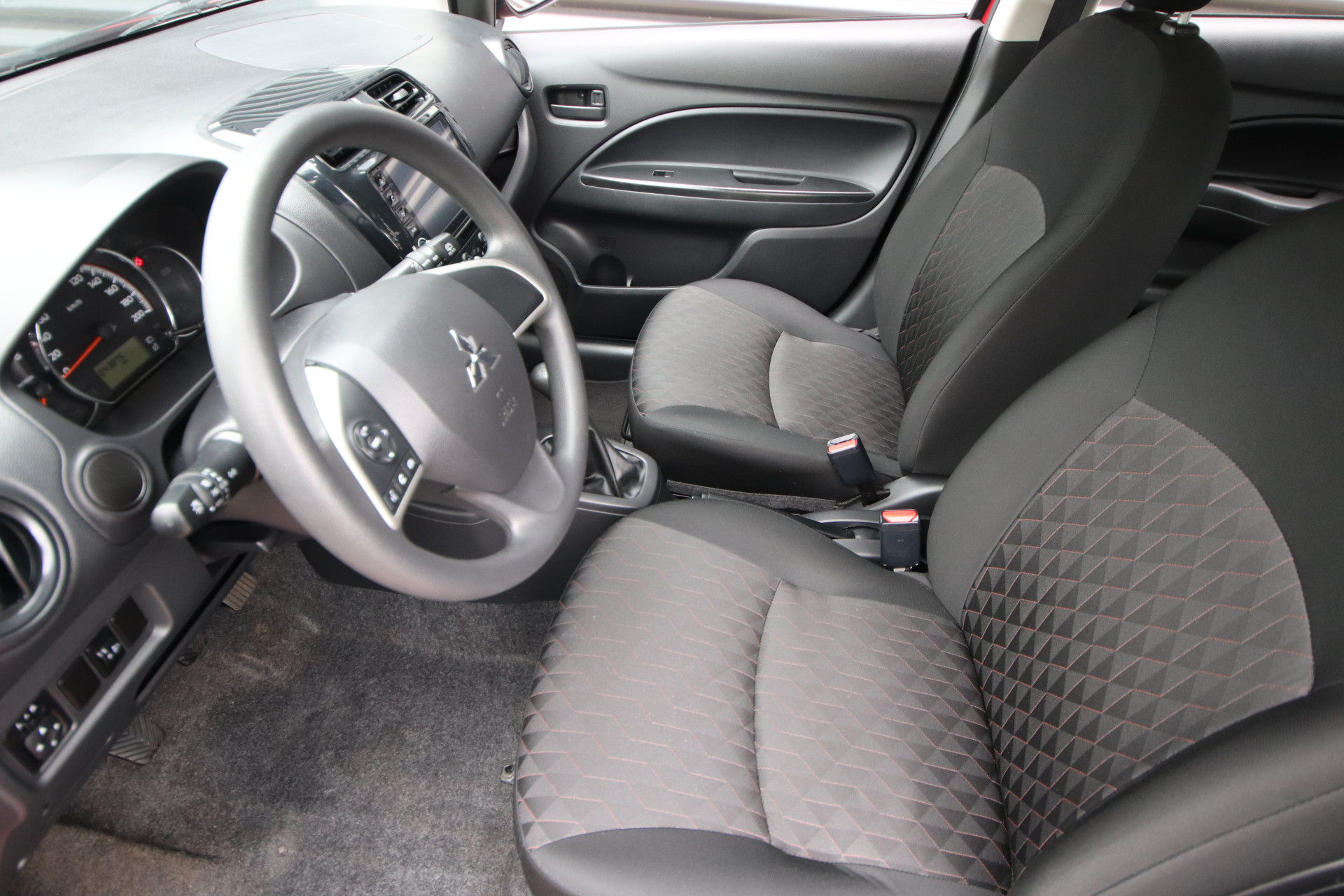Foto van Mitsubishi Space Star