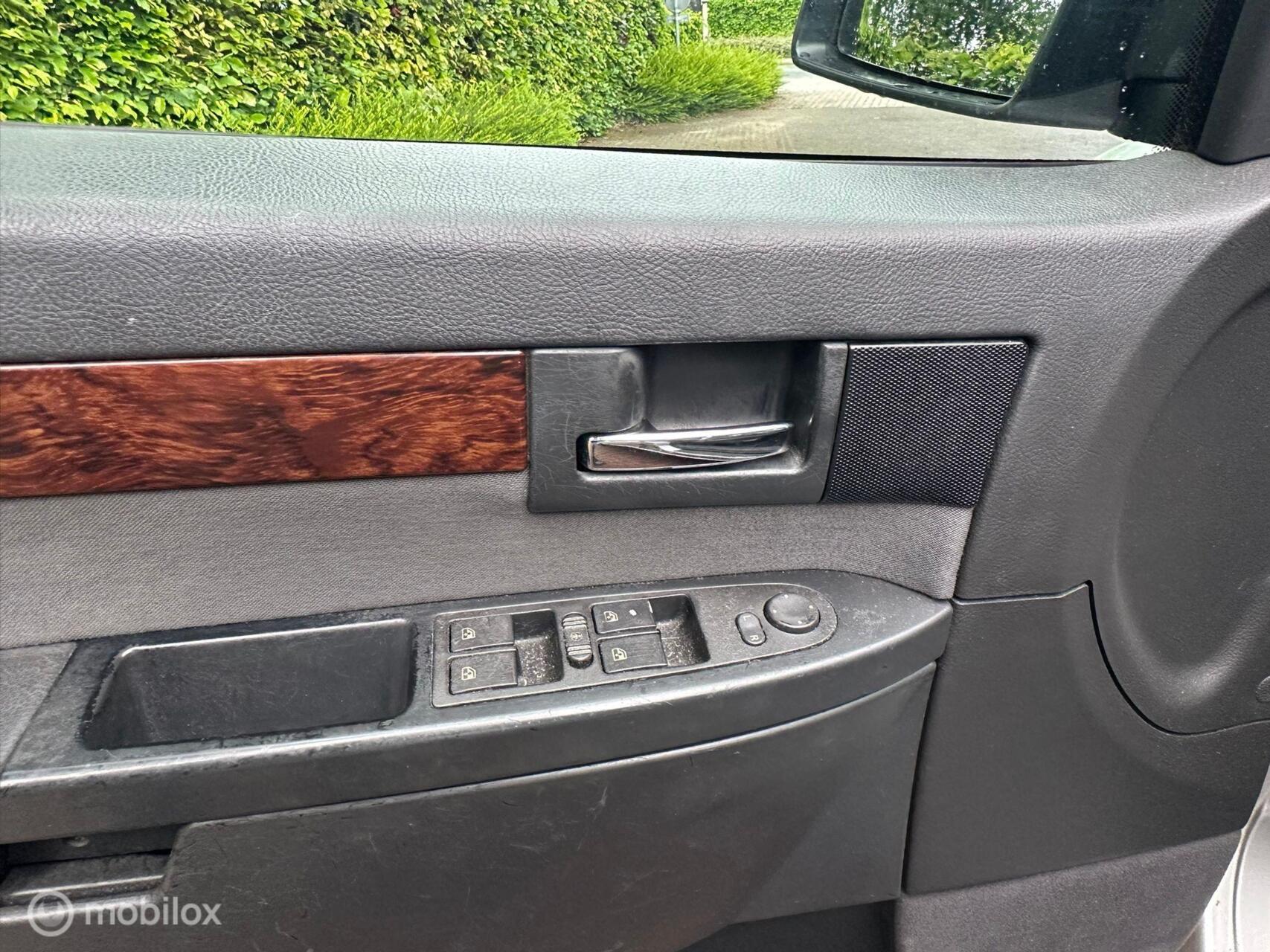 Foto van Opel Omega-b
