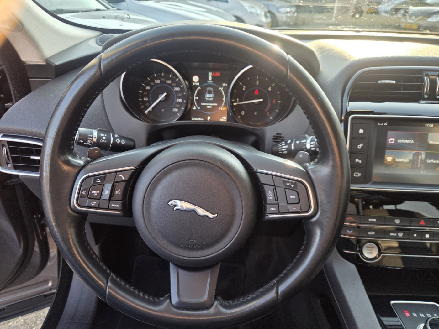 Foto van Jaguar F-pace
