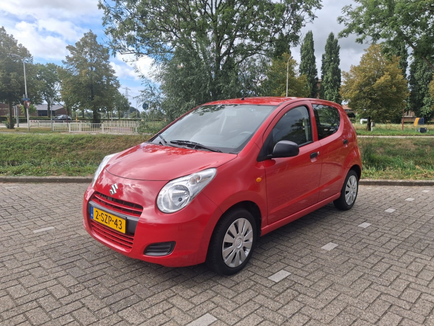 Suzuki Alto 1.0 Comfort EASSS 2014 - voorkant