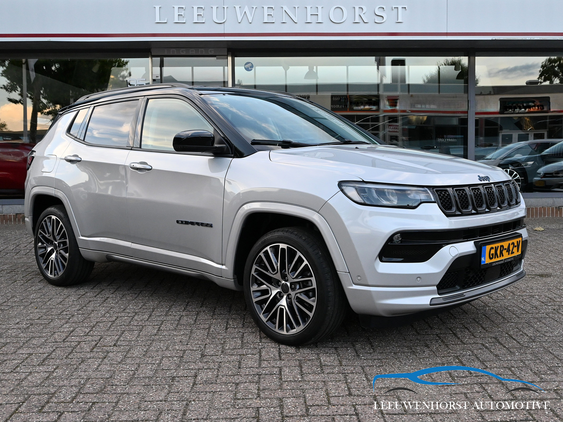Jeep Compass 4xe 240 Plug-in Hybrid Electric S 2022 - voorkant