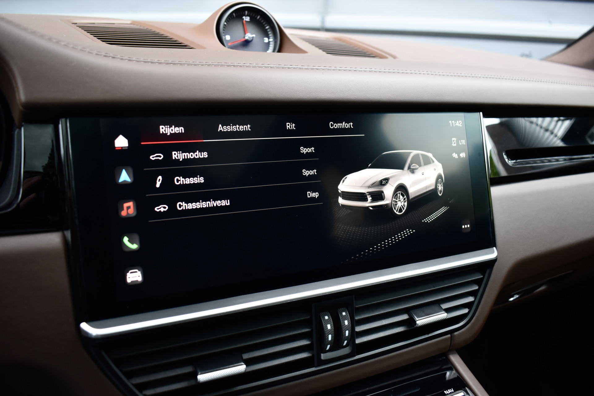 Foto van Porsche Cayenne E-hybrid