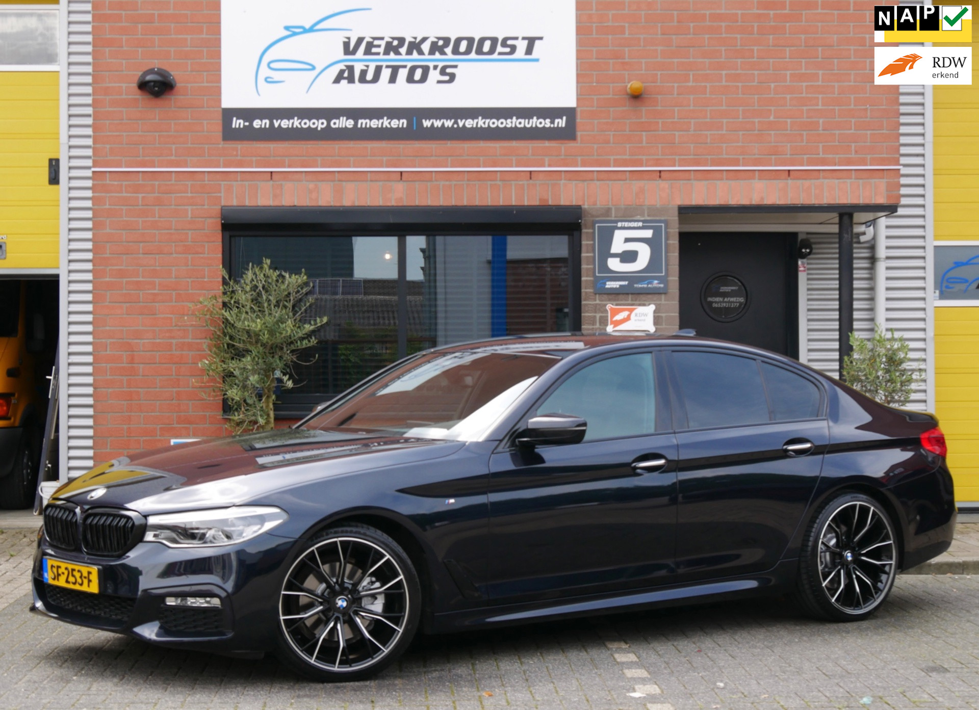 BMW 520i 520i High Executive m-sport. memory. camera. 2018 - voorkant