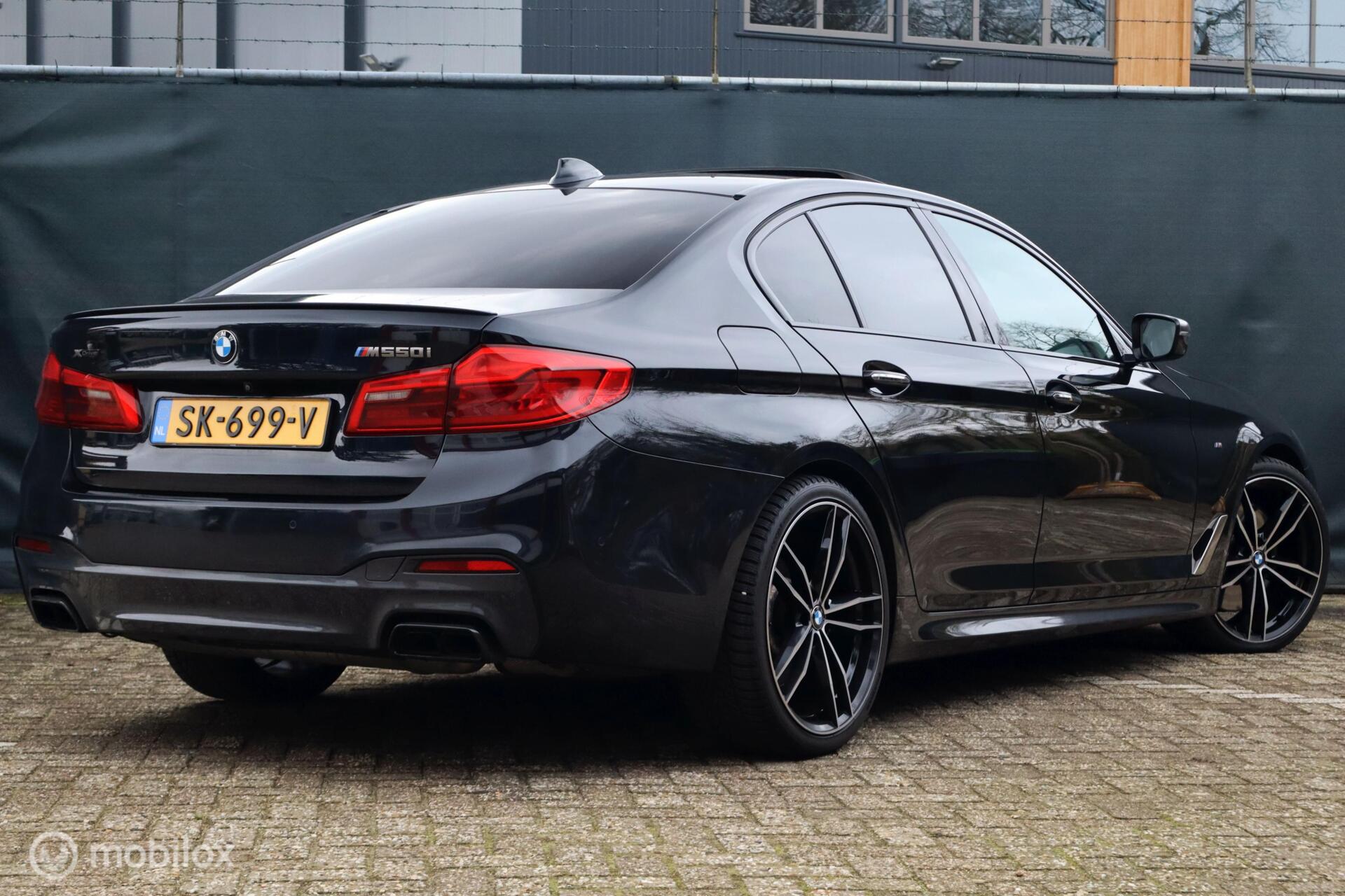 Foto van BMW M550i xDrive