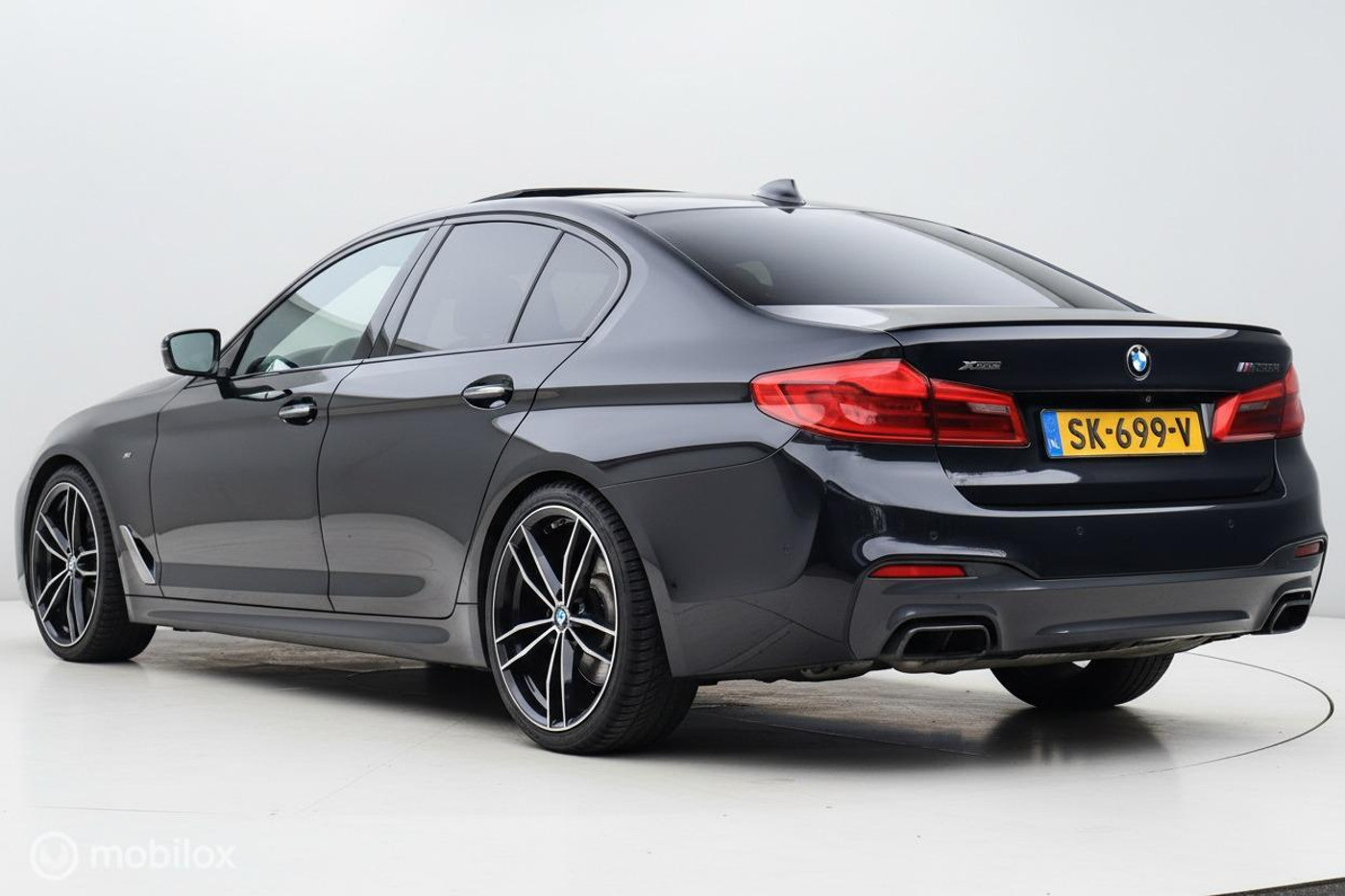 Foto van BMW M550i xDrive