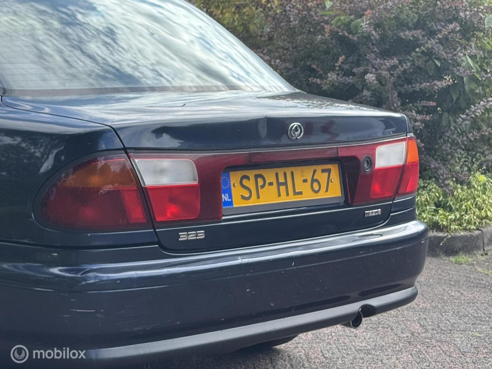 Foto van Mazda Mazda 323