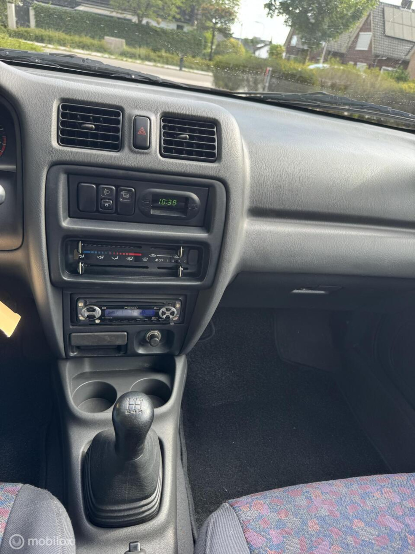 Foto van Mazda Mazda 323
