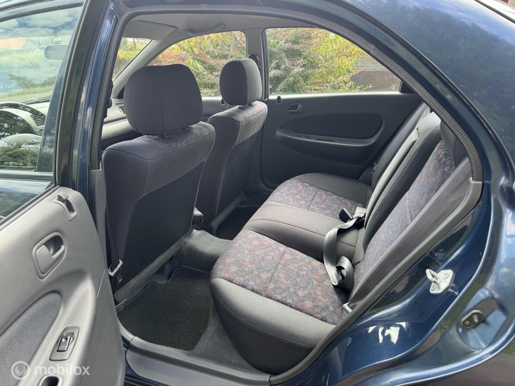Foto van Mazda Mazda 323