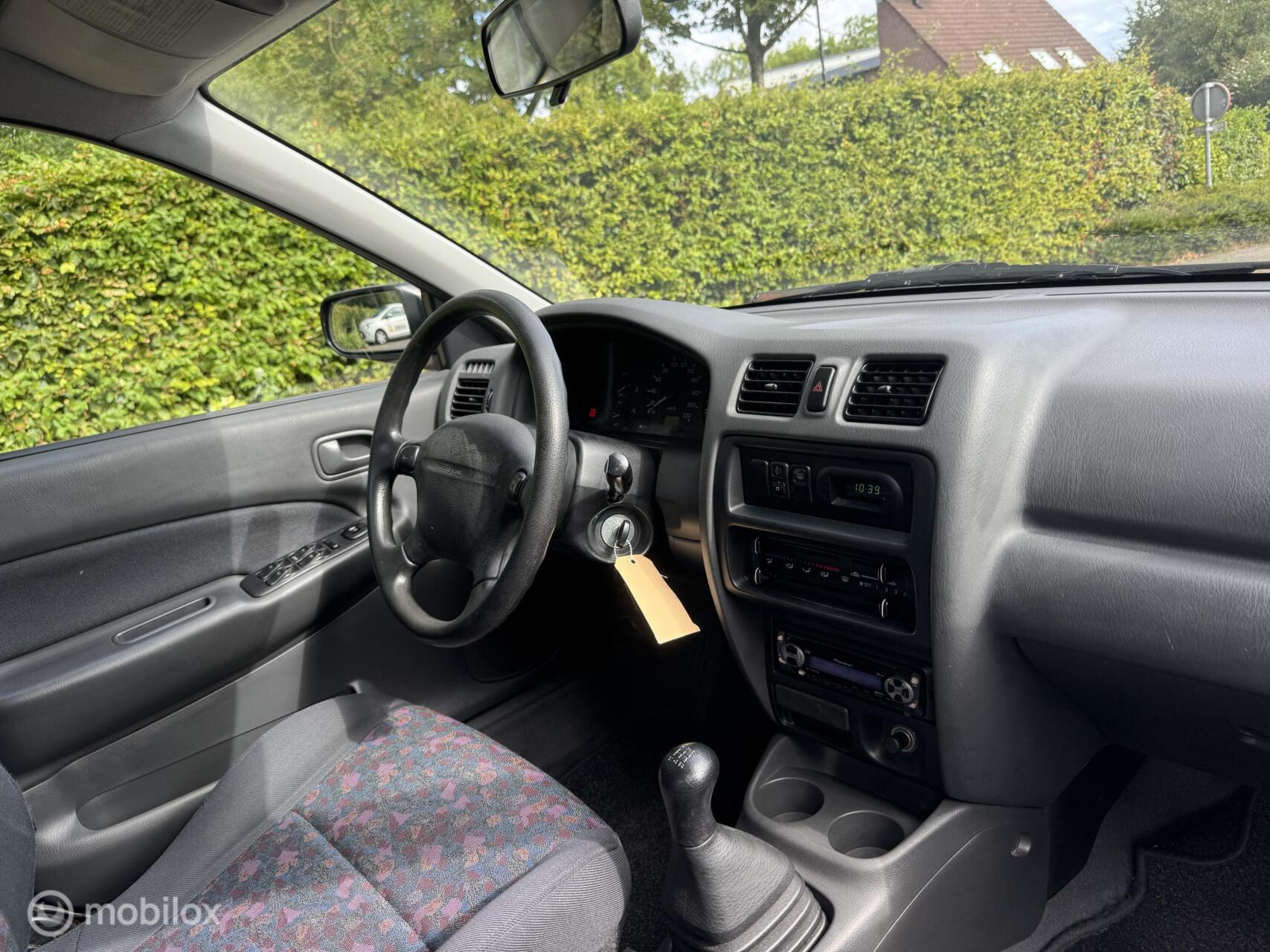 Foto van Mazda Mazda 323