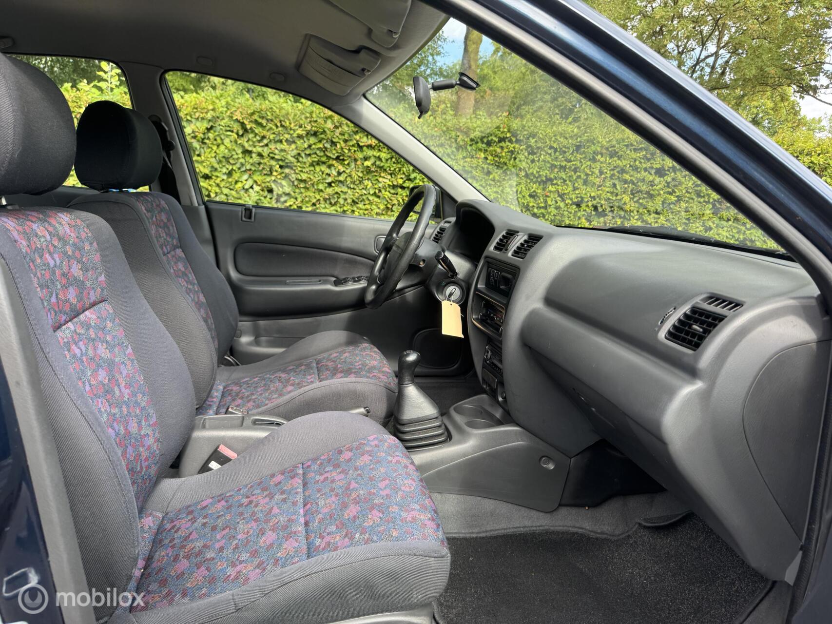 Foto van Mazda Mazda 323