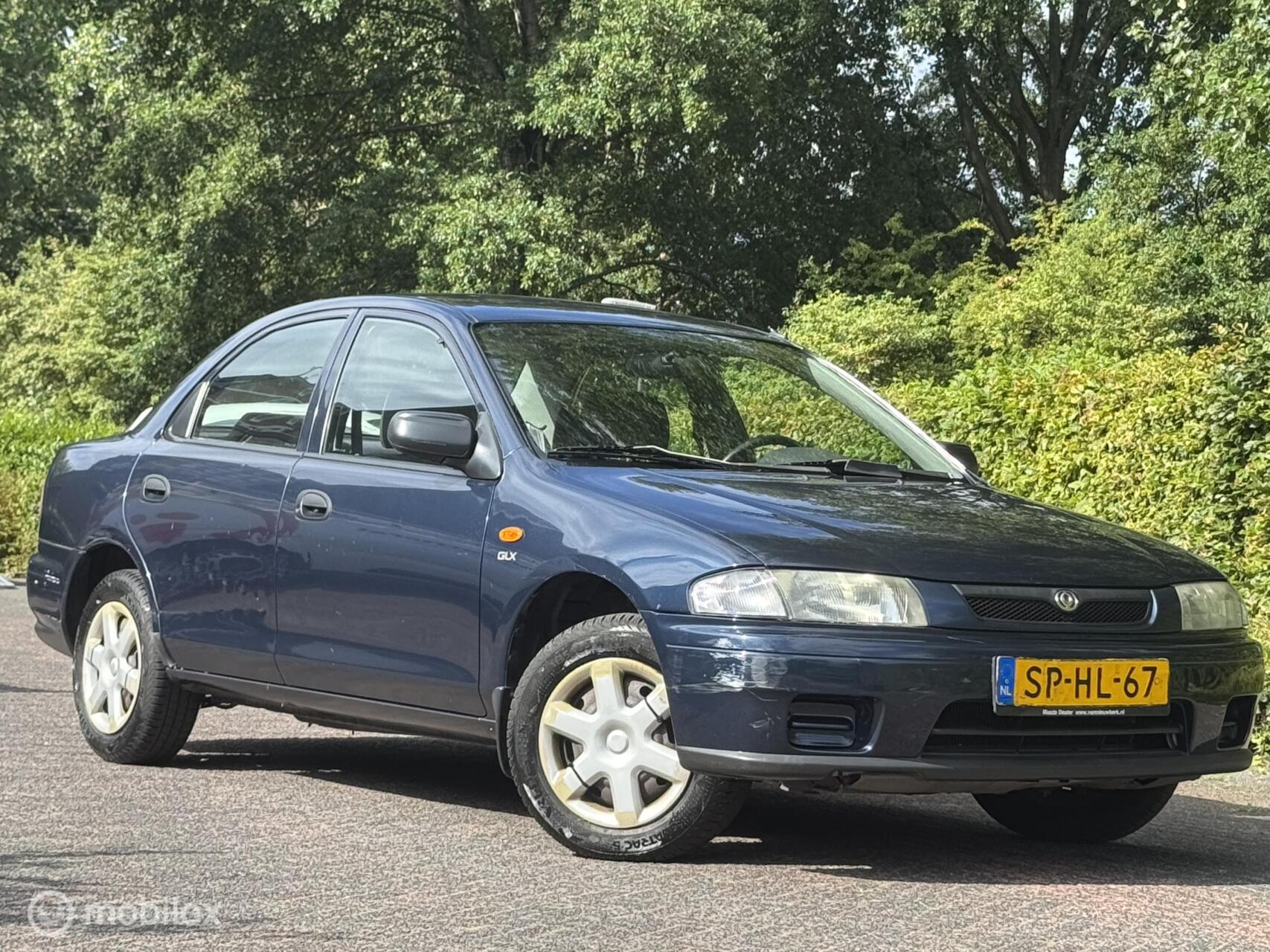 Foto van Mazda Mazda 323