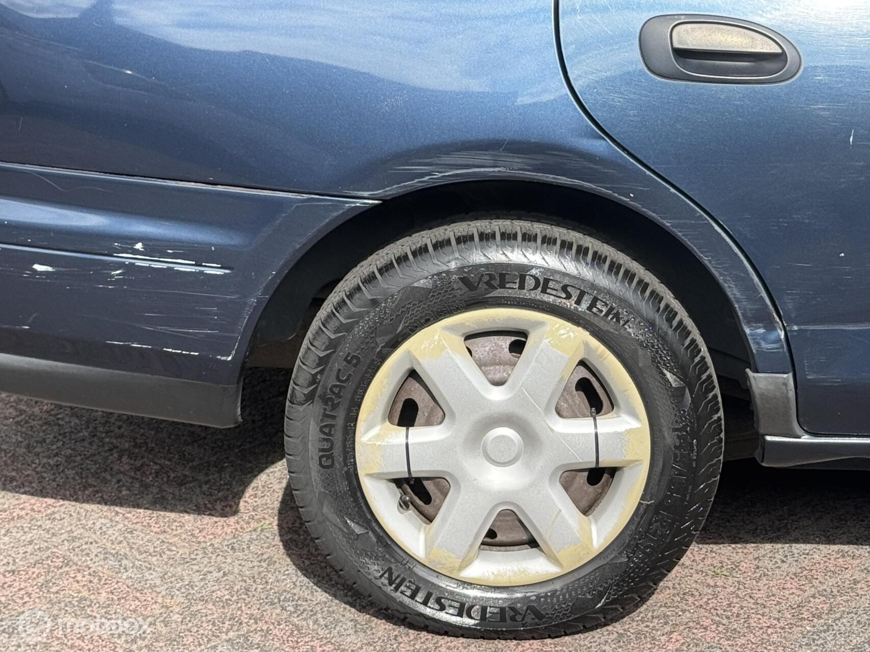 Foto van Mazda Mazda 323