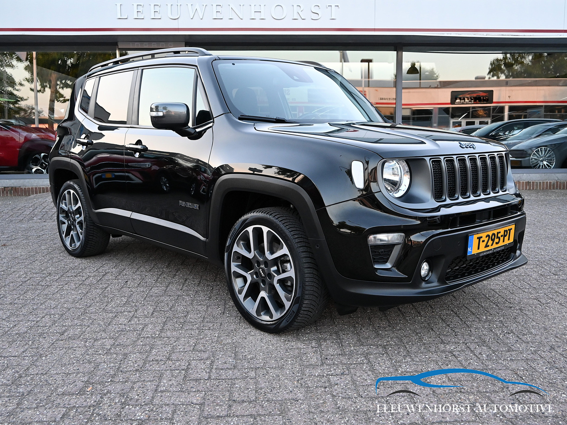Jeep Renegade 4xe 240 Plug-in Hybrid Electric 80th Anniversary 2022 - voorkant