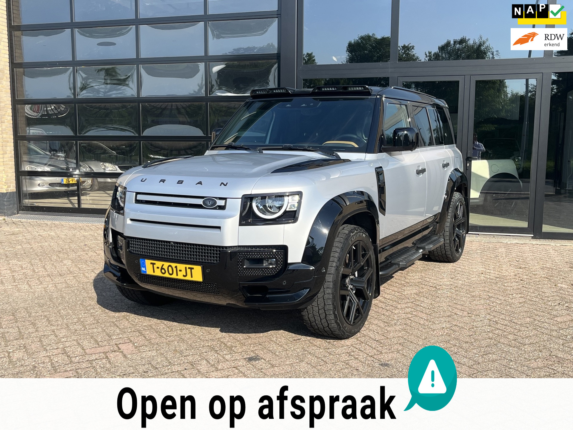 Land Rover Defender P400e 110 S ,Hybrid, URBAN, 1 eigenaar 2023 - voorkant