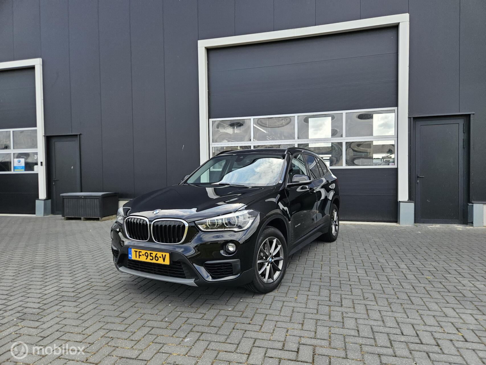 BMW X1 Sdrive18i sDrive18i High Executive Automaat 1e eig. Trekhaak 2017 - voorkant
