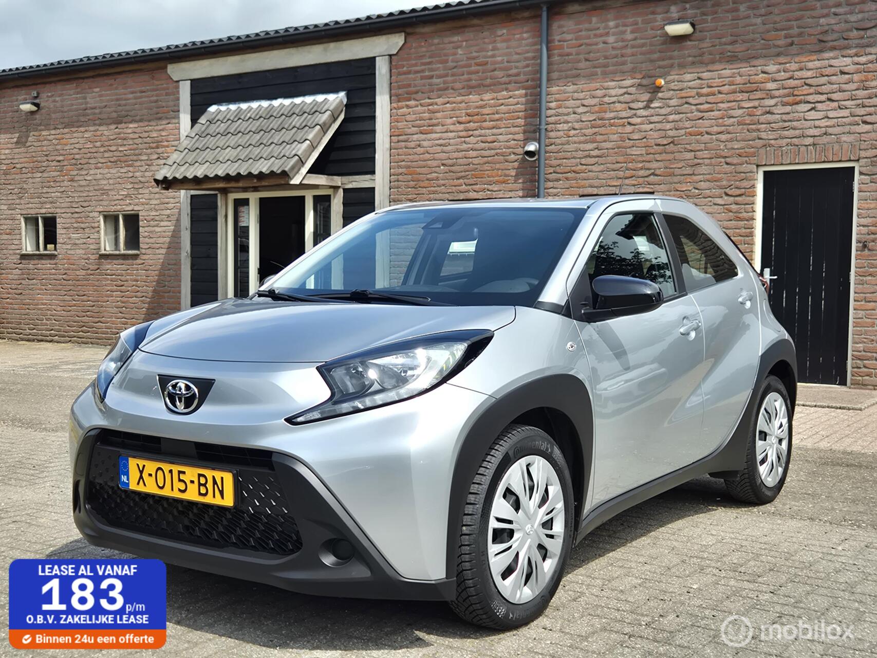 Toyota Toyota Aygo X 1.0 VVT-i MT Play I Camera I Adap cruise I Lane assist I Airco I Carplay 2023 - voorkant