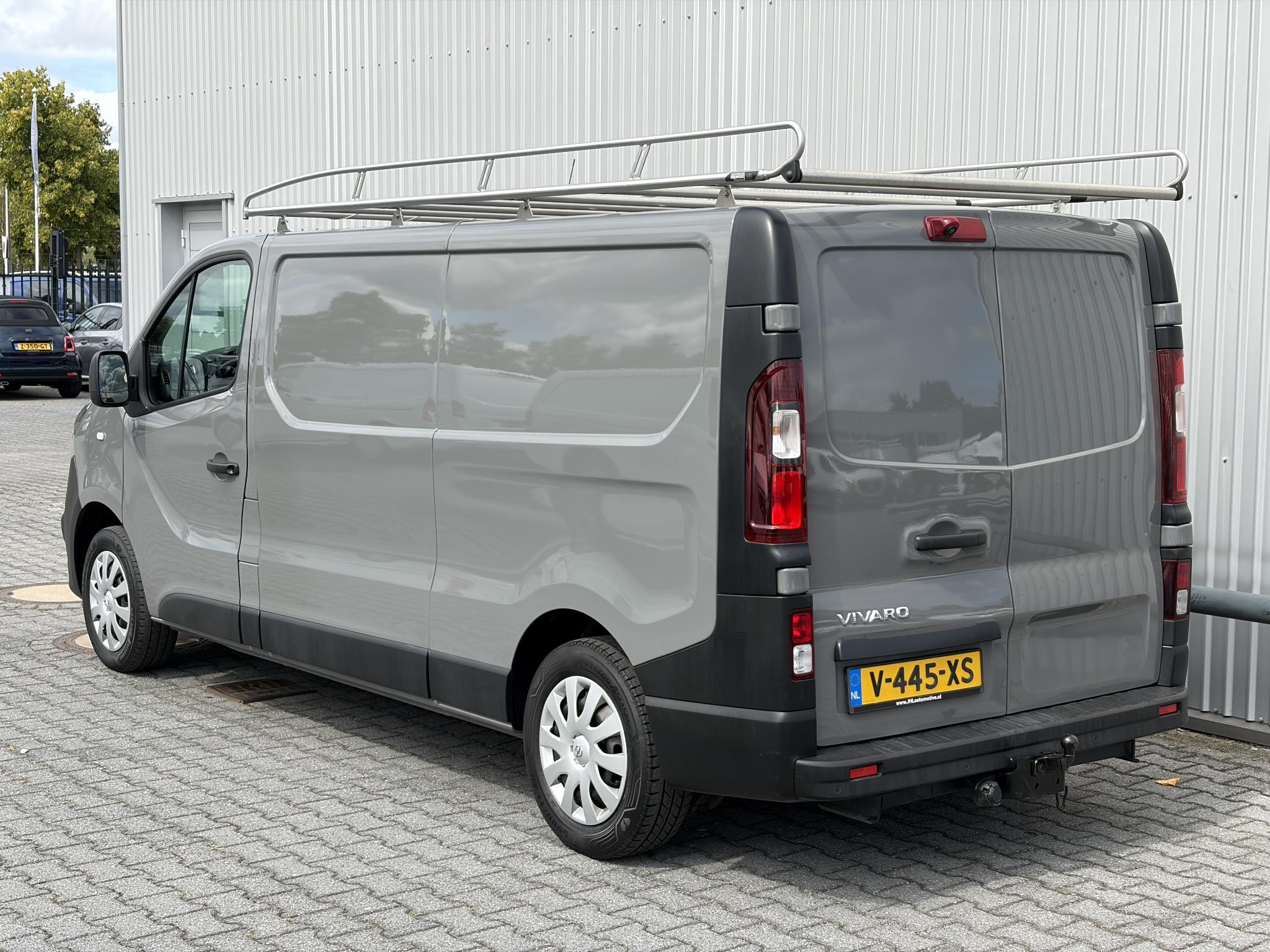 Foto van Opel Vivaro-b